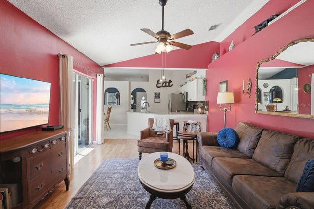 923 CASCADES PARK TRAIL, Deland, FL 32720