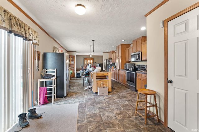 5135 N Vanlaningham Road, Milltown, IN 47145