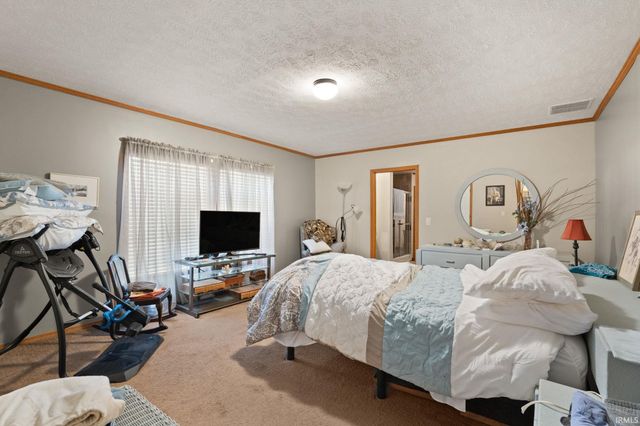 5135 N Vanlaningham Road, Milltown, IN 47145