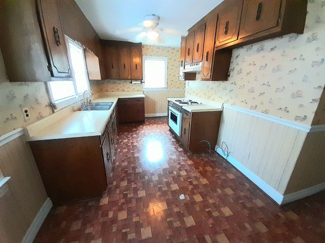 1022 Rolling Fields Cir, Columbia, TN 38401