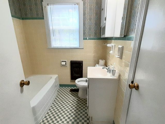 1022 Rolling Fields Cir, Columbia, TN 38401