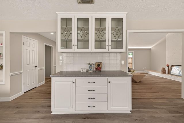 2814 Shadowdale Drive, Houston, TX 77043