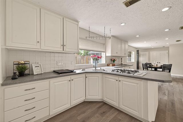 2814 Shadowdale Drive, Houston, TX 77043