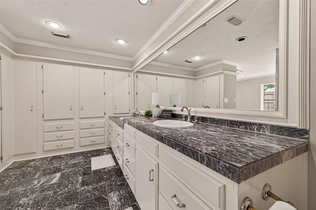 2814 Shadowdale Drive, Houston, TX 77043