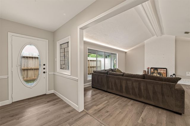 2814 Shadowdale Drive, Houston, TX 77043