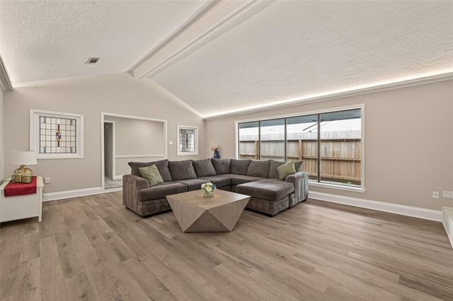 2814 Shadowdale Drive, Houston, TX 77043