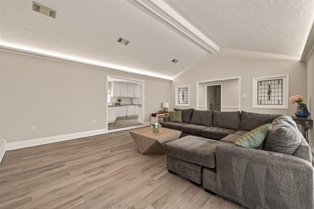 2814 Shadowdale Drive, Houston, TX 77043