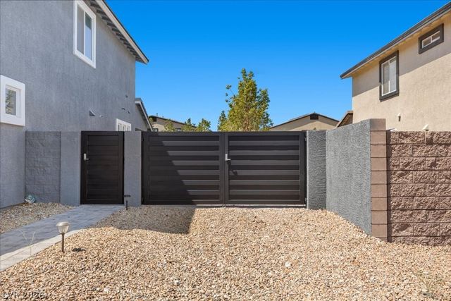 7638 Mount Spokane Court, Las Vegas, NV 89113