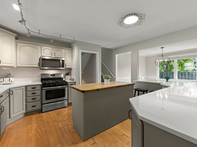 205 Terrance Drive, Naperville, IL 60565