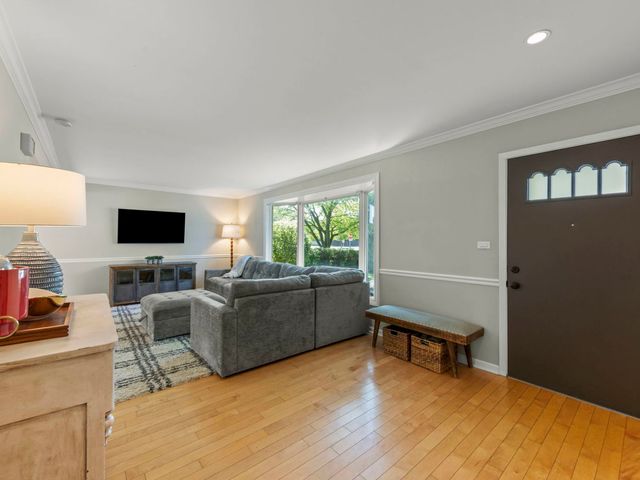 205 Terrance Drive, Naperville, IL 60565
