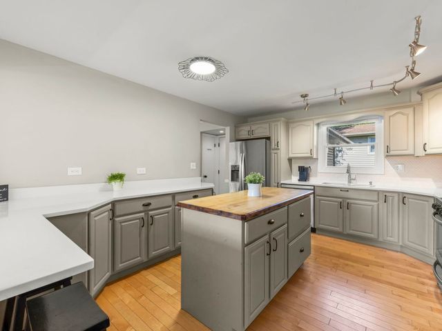 205 Terrance Drive, Naperville, IL 60565