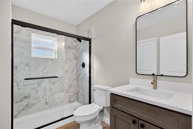 1014 E HAZZARD AVENUE, Eustis, FL 32726