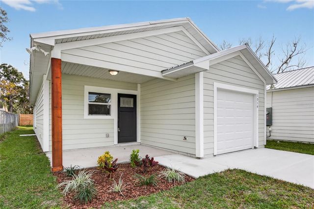 1014 E HAZZARD AVENUE, Eustis, FL 32726