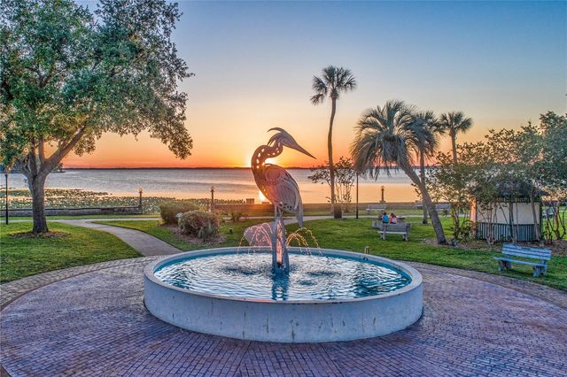 1014 E HAZZARD AVENUE, Eustis, FL 32726