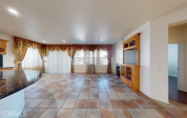 19 Sorbonne, Westminster, CA 92683