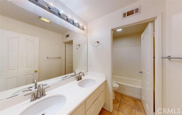 19 Sorbonne, Westminster, CA 92683