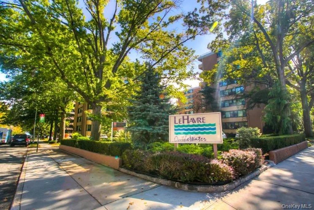 162-30 Powells Cove Boulevard 2C, Beechhurst, NY 11357 — exterior