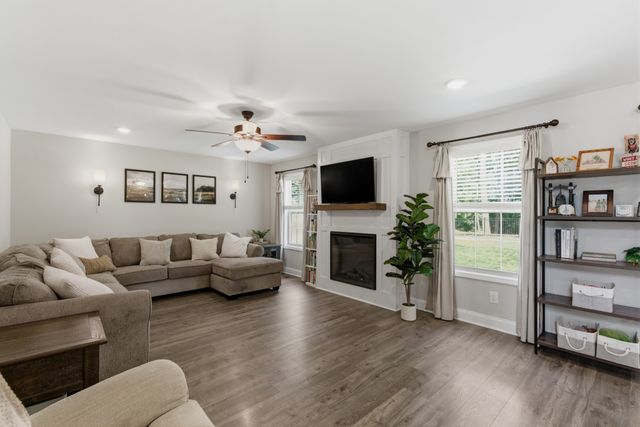 767 Banister Dr, Clarksville, TN 37042