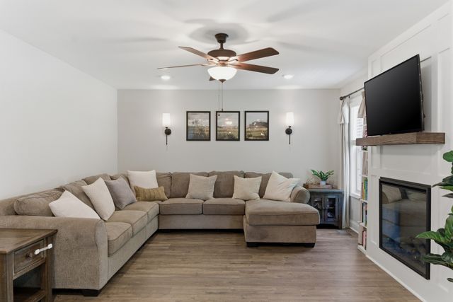 767 Banister Dr, Clarksville, TN 37042