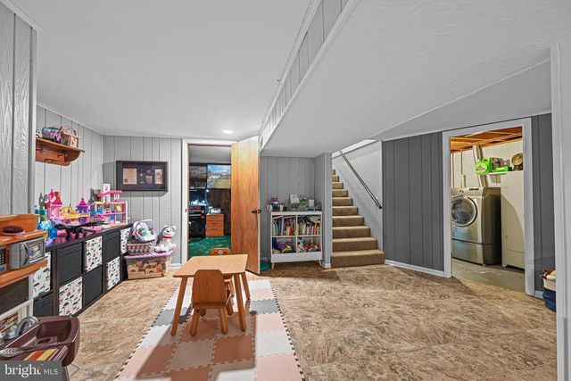 3541 VILLAGE RD, Dover, PA 17315