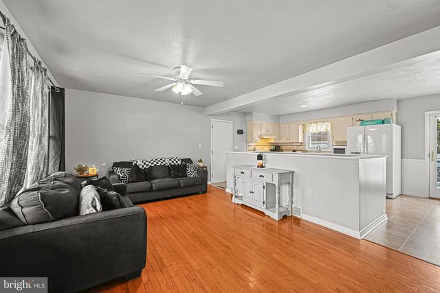 3541 VILLAGE RD, Dover, PA 17315