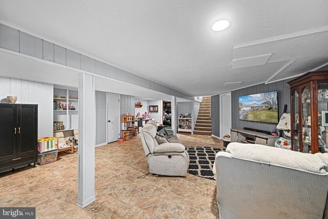 3541 VILLAGE RD, Dover, PA 17315