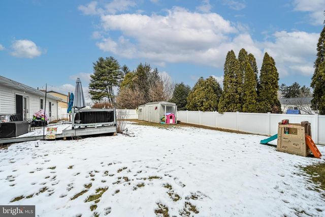 3541 VILLAGE RD, Dover, PA 17315