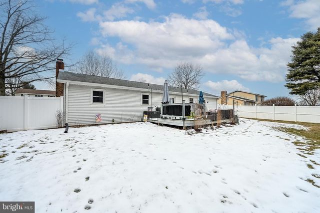 3541 VILLAGE RD, Dover, PA 17315