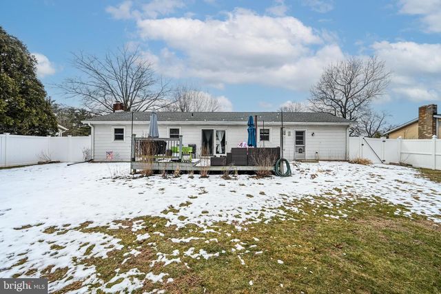 3541 VILLAGE RD, Dover, PA 17315