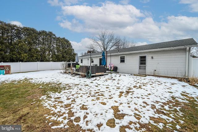 3541 VILLAGE RD, Dover, PA 17315