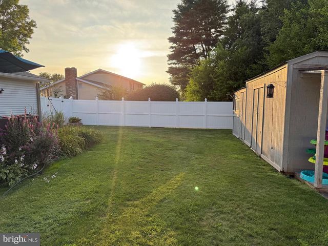 3541 VILLAGE RD, Dover, PA 17315