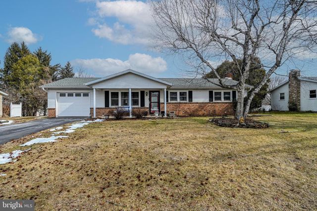 3541 VILLAGE RD, Dover, PA 17315