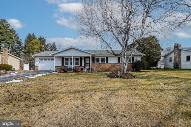 3541 VILLAGE RD, Dover, PA 17315