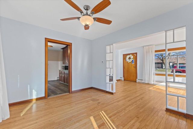 2001 W Bender ROAD, Milwaukee, WI 53209