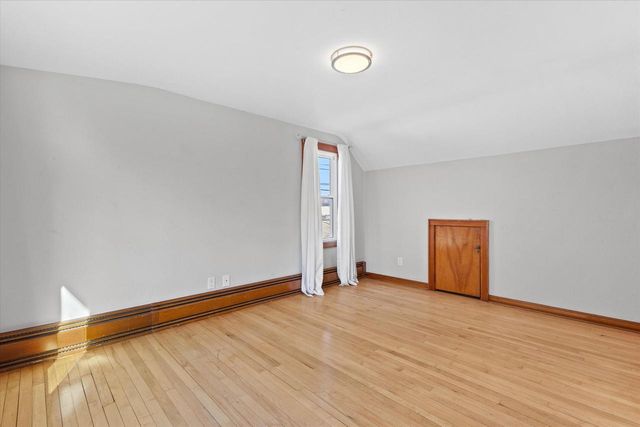 2001 W Bender ROAD, Milwaukee, WI 53209