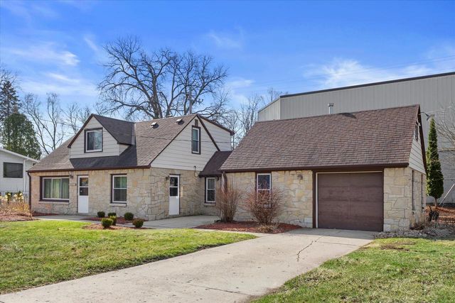 2001 W Bender ROAD, Milwaukee, WI 53209