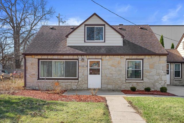 2001 W Bender ROAD, Milwaukee, WI 53209