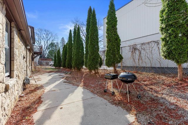 2001 W Bender ROAD, Milwaukee, WI 53209