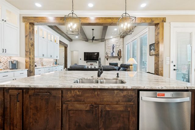 850 Horseshoe Meadows Drive, Waxahachie, TX 75167
