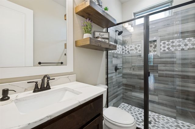 850 Horseshoe Meadows Drive, Waxahachie, TX 75167