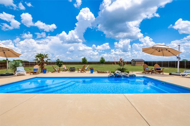 850 Horseshoe Meadows Drive, Waxahachie, TX 75167