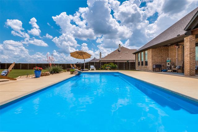 850 Horseshoe Meadows Drive, Waxahachie, TX 75167