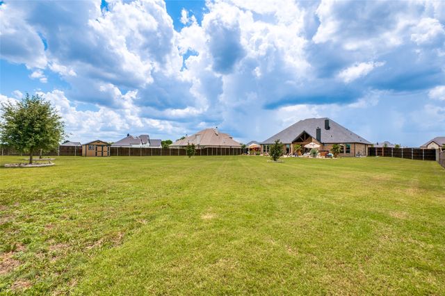 850 Horseshoe Meadows Drive, Waxahachie, TX 75167