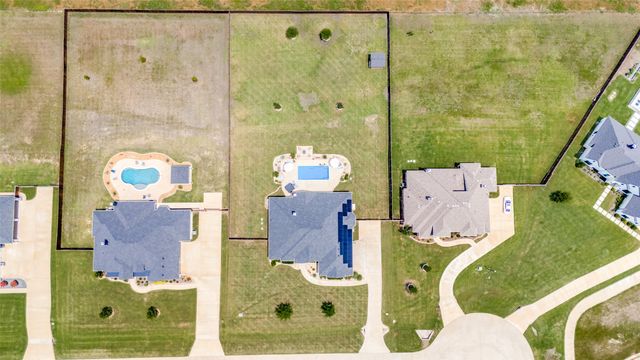 850 Horseshoe Meadows Drive, Waxahachie, TX 75167