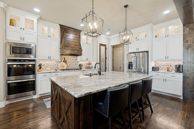 850 Horseshoe Meadows Drive, Waxahachie, TX 75167