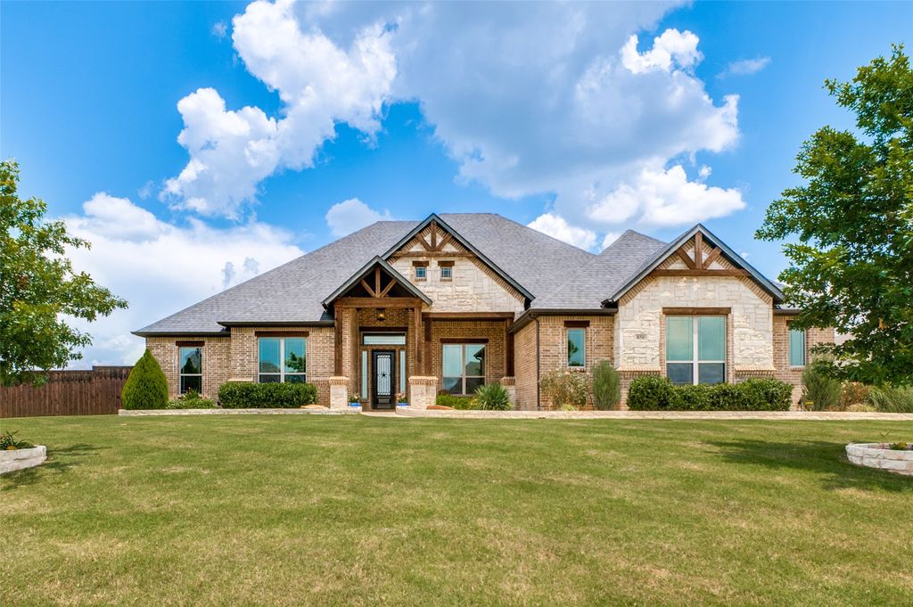 850 Horseshoe Meadows Drive, Waxahachie, TX 75167