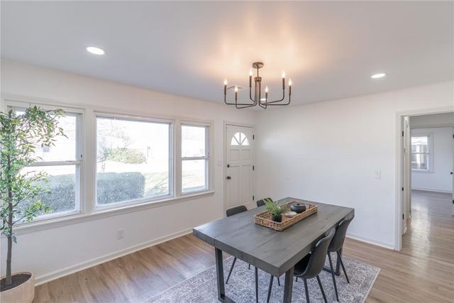 536 E Atkinson Drive, Midwest City, OK 73110