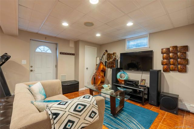 671 Tabor Place, East Meadow, NY 11554