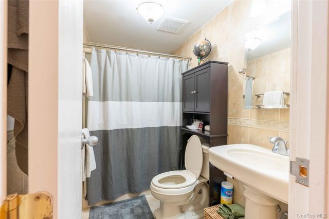 671 Tabor Place, East Meadow, NY 11554