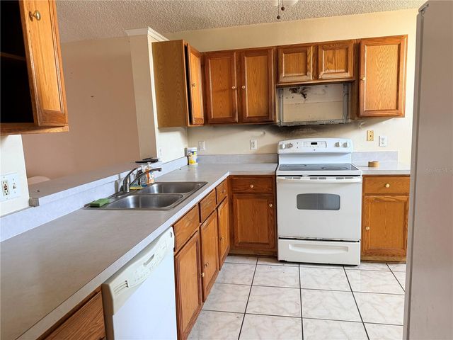 863 COUNTRY CROSSING COURT, Kissimmee, FL 34744